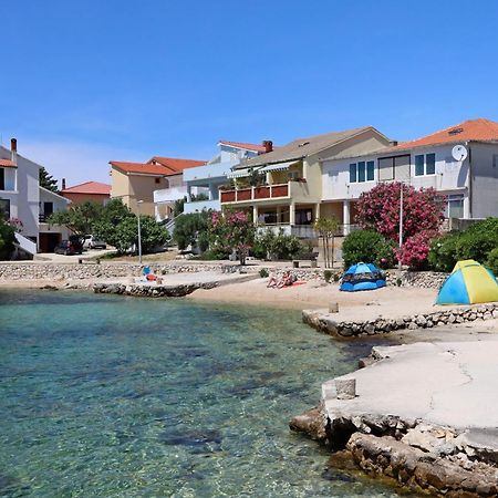 Apartments By The Sea Mandre, Pag - 3084 콜란 외부 사진