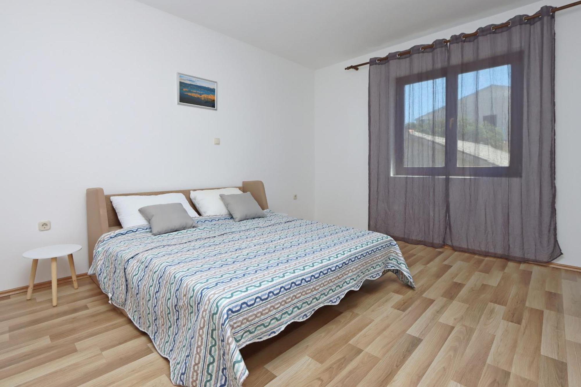 Apartments By The Sea Mandre, Pag - 3084 콜란 외부 사진