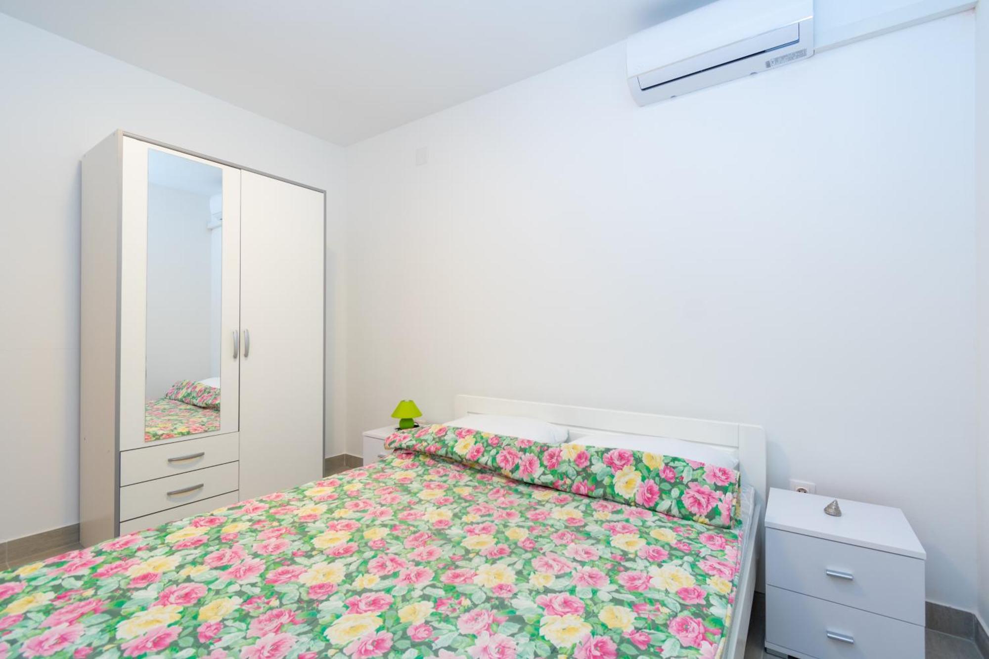Apartments By The Sea Mandre, Pag - 3084 콜란 객실 사진
