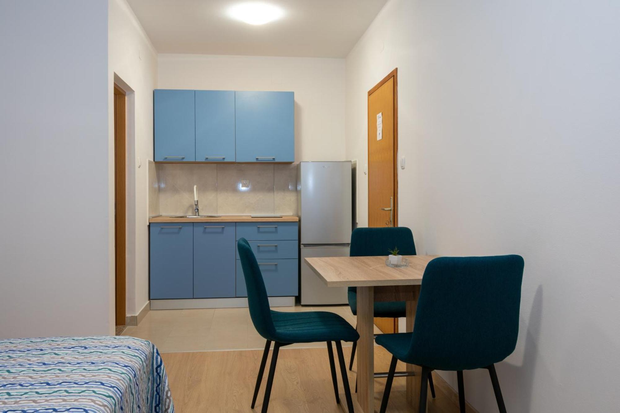 Apartments By The Sea Mandre, Pag - 3084 콜란 객실 사진
